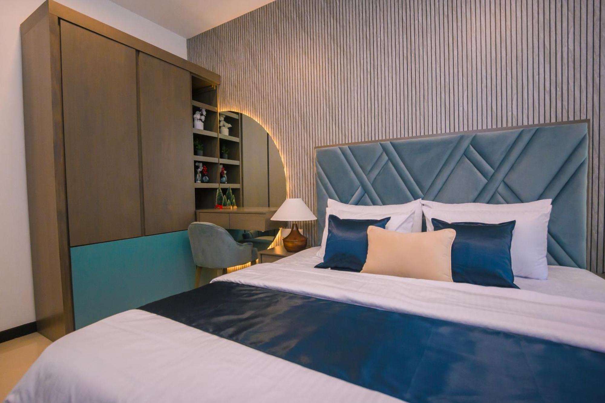 Apartemen Celestara Luxury At Trizen With Pool, View *