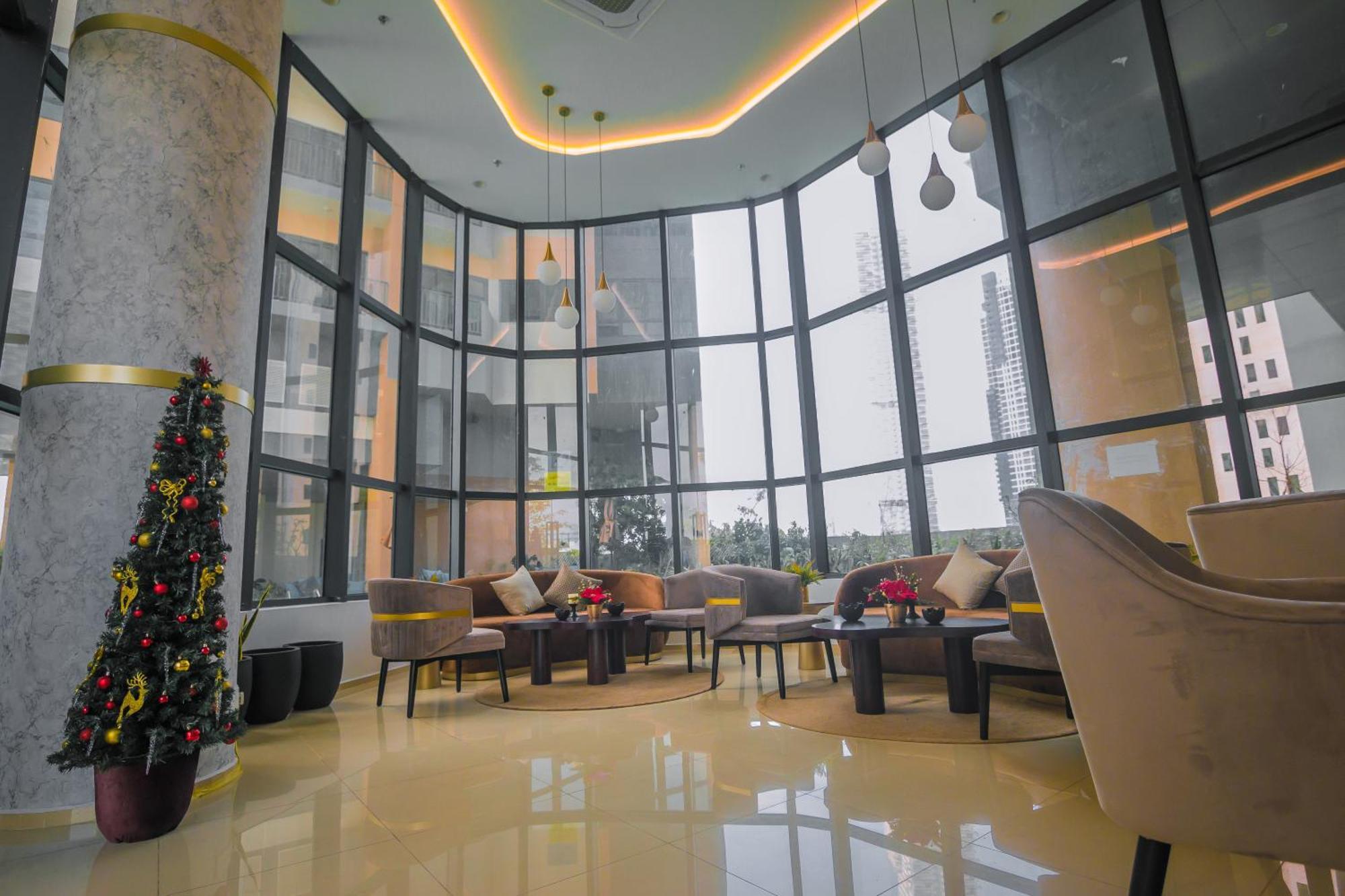 Celestara Luxury At Trizen With Pool, View Apartemen *