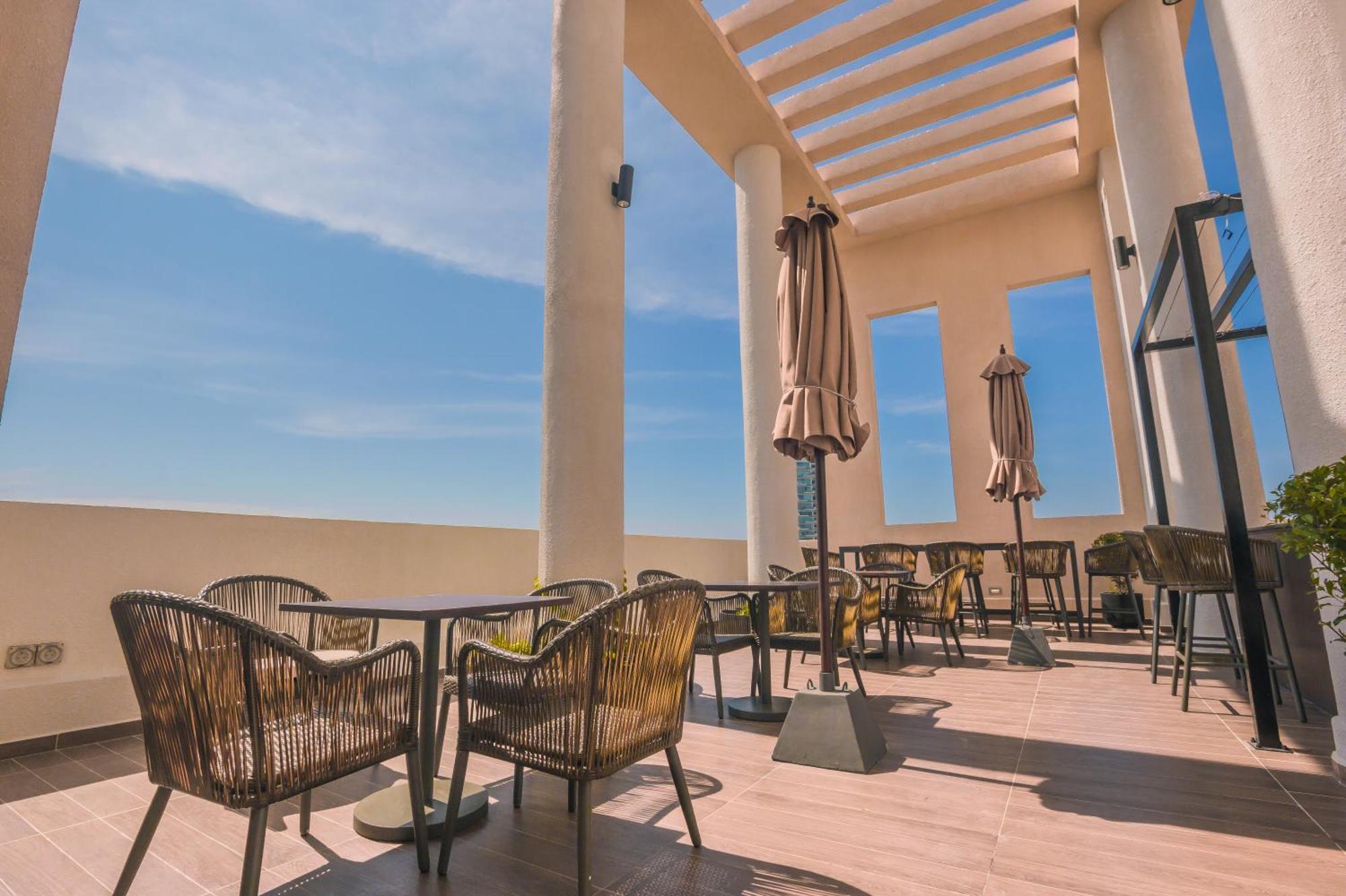Celestara Luxury At Trizen With Pool, View