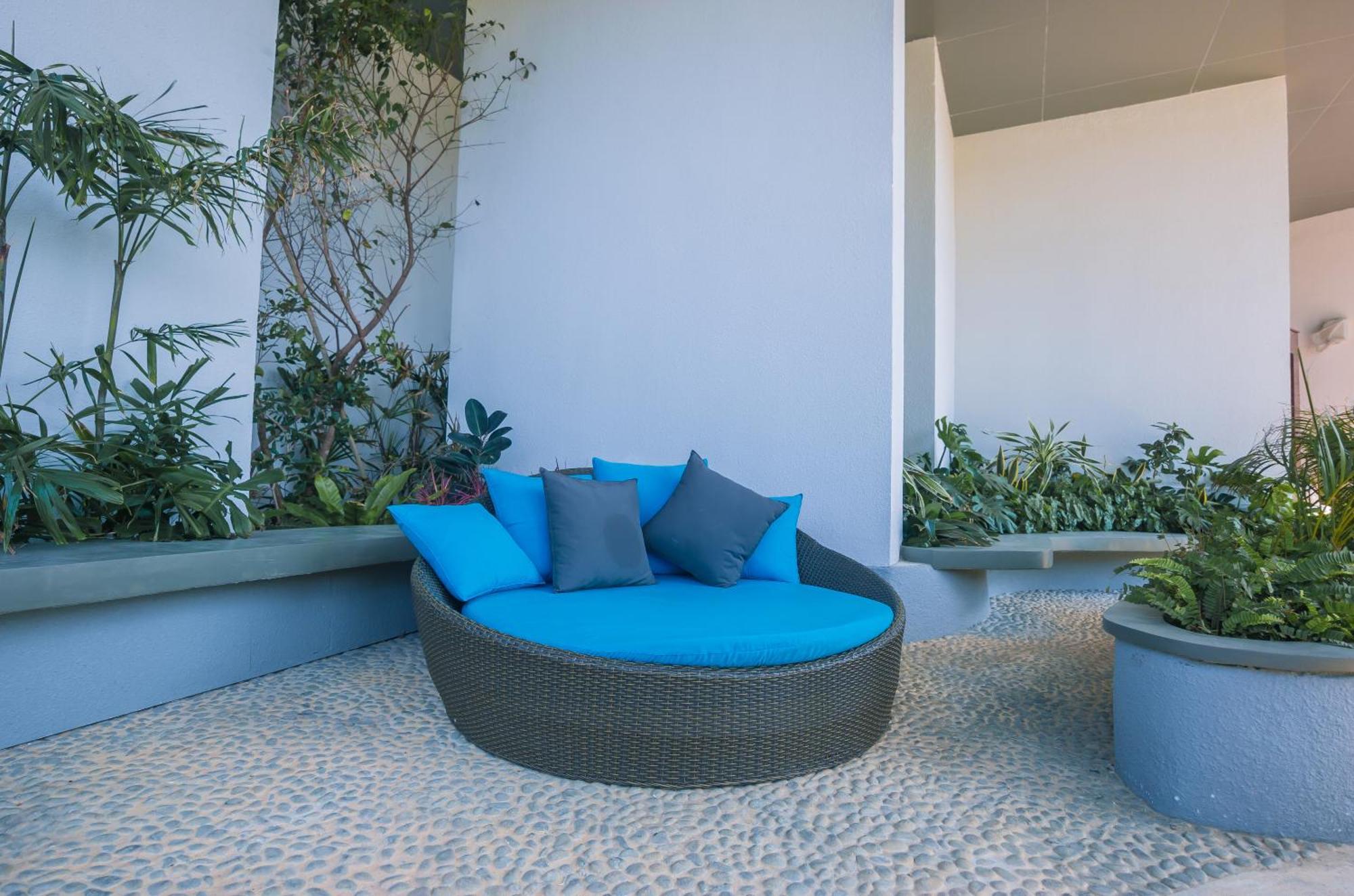 Celestara Luxury At Trizen With Pool, View Apartemen Kolombo